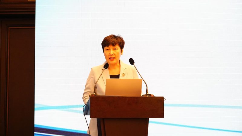 代理记账是企业主们常用的财务管理方式之一。以下是代理记账的几个优势：